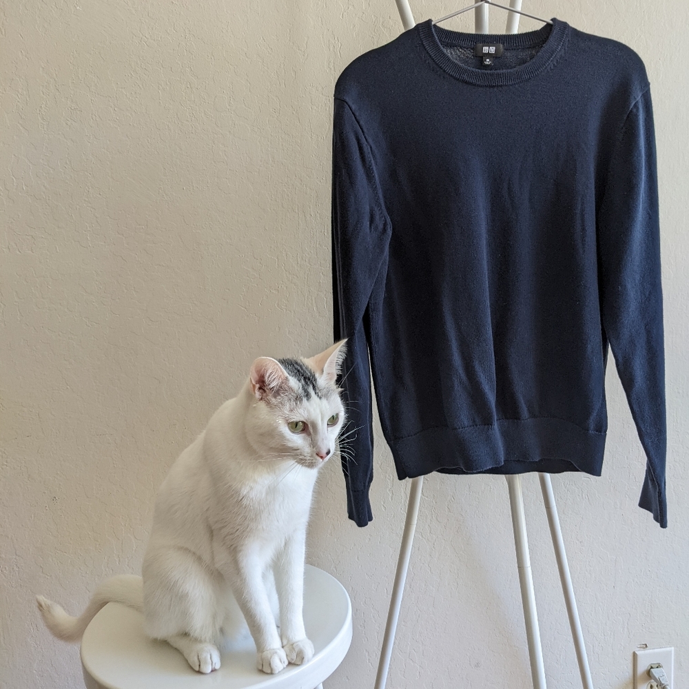 Uniqlo Navy Blue Knitted Pullover Sweater